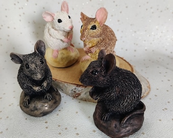 Hopeful Lily Mouse
