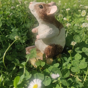 Rat sculpture