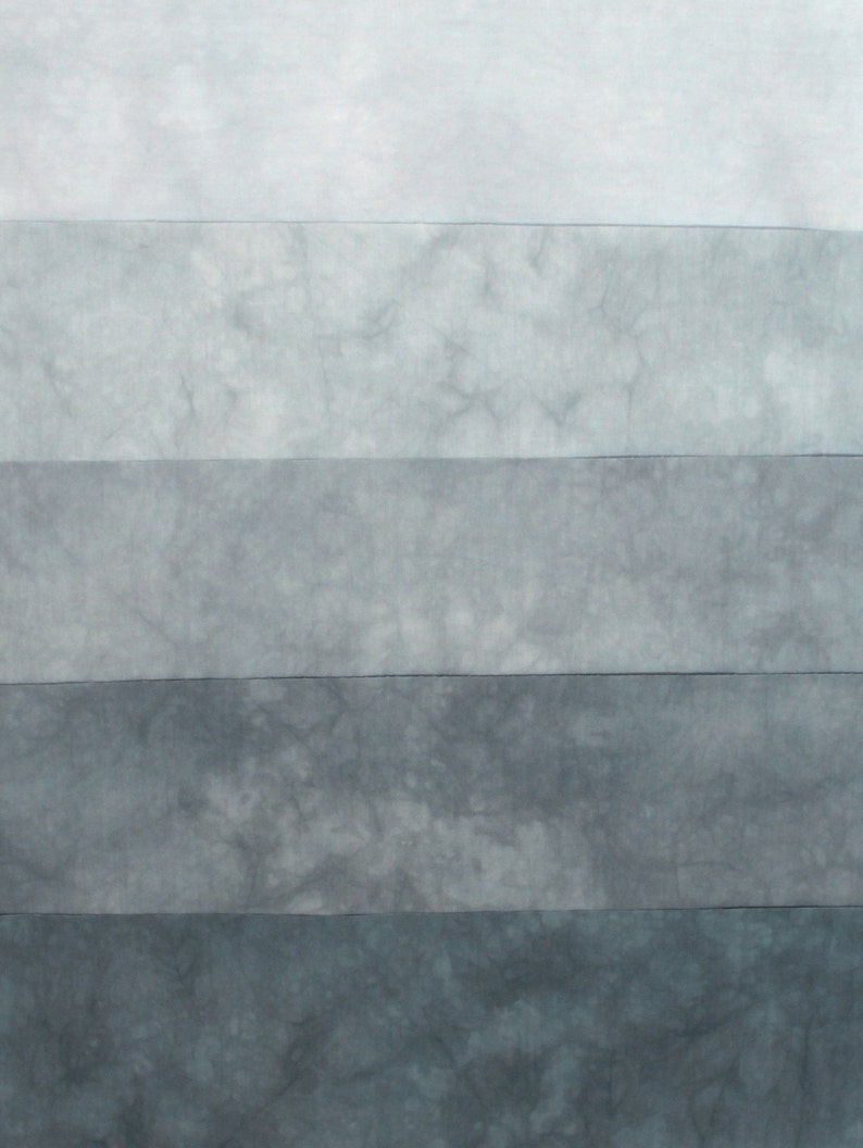 Hand dyed gray fat quarter bundle of quilt cotton in a 5 step gradient
