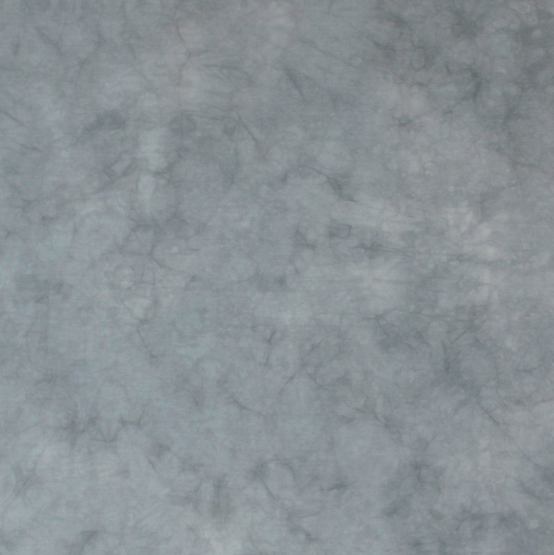 Hand dyed gray fat quarter bundle of quilt cotton in a 5 step gradient