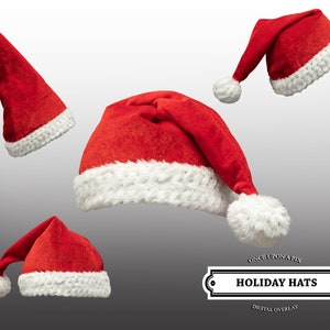 Puede incluir: Cuatro gorros de Papá Noel rojos con ribete de piel blanca y pompones blancos. Los gorros están aislados sobre un fondo blanco.  Once Upon A Pix Holiday Hats Digital Overlay.