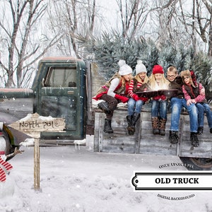Oude vrachtwagen digitale achtergrond of digitale achtergrond. Vakantie Kerstmis voor familie of huisdieren Kerstkaart Sneeuwpop Overlay Photoshop