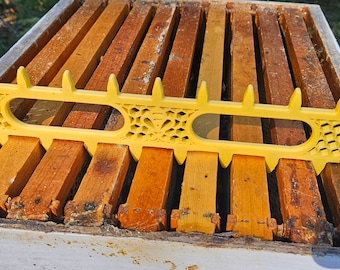 Bee Hive 9/10 Frame Spacer for Beekeeping **For 10 Frame Boxes**