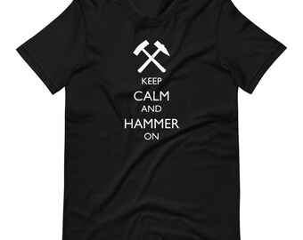 Gardez le calme et hammer sur blacksmith TShirt