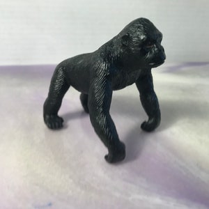 Figura in PVC a tema gorilla, realizzata in Cina, vintage anni &#39;90 / decorazione per torta - Gorilla
