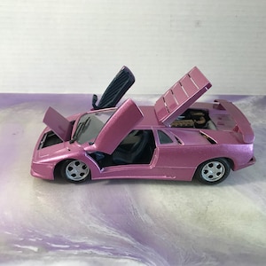 Vintage 1995 Maisto LAMBORGHINI 1/24 scale diecast Purple No Box - Rare Vintage Car Nostalgia