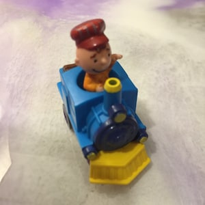 Vintage 90s Charlie Brown Pull Back Action Toy Car Rare Fun Collectible Toy, Nostalgia Vintage Wendy&#39;s Toy lot 3
