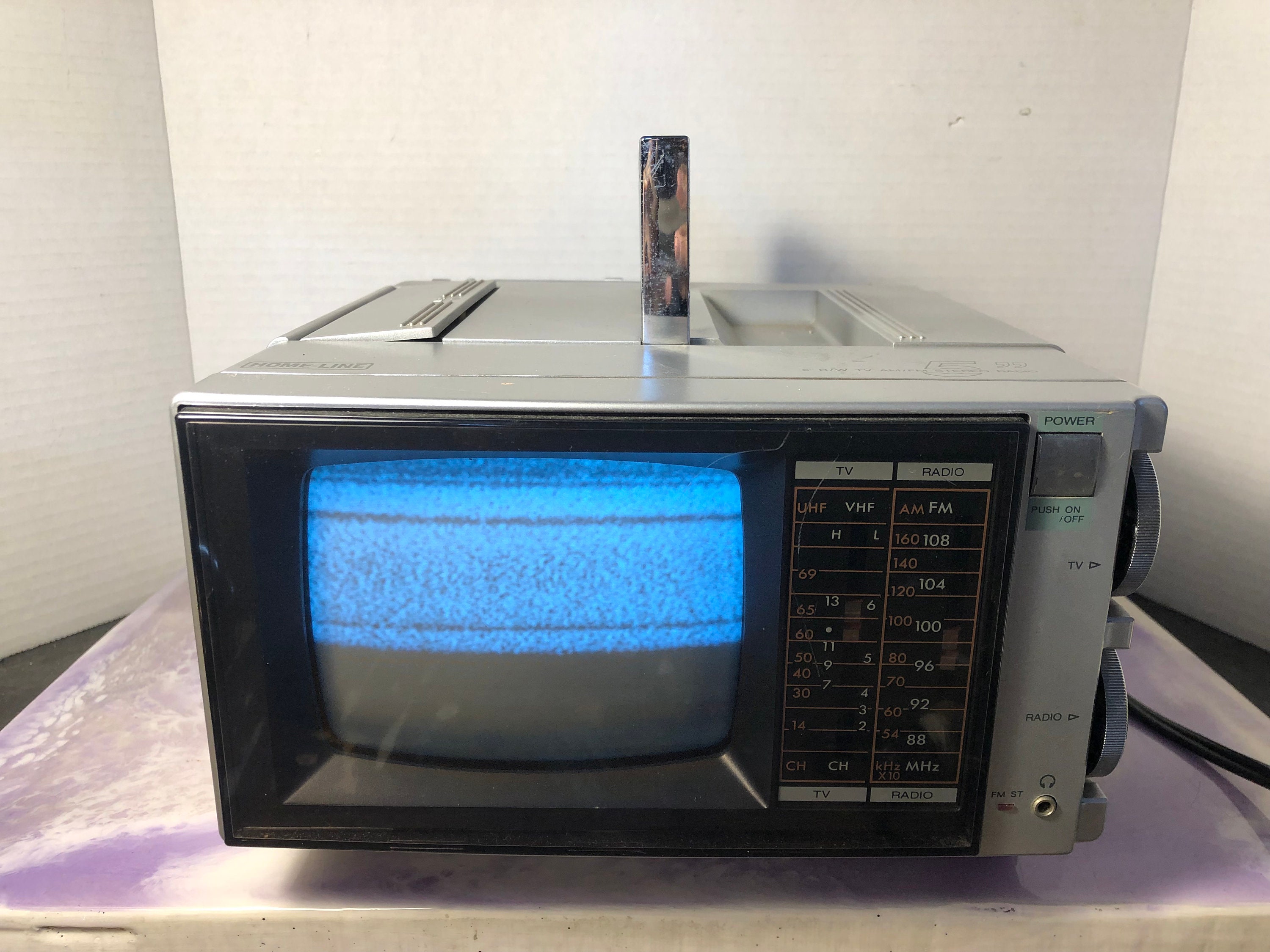 radio televisión pequeña antigua funcionando - Compra venta en