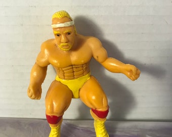 WWF ハズブロ アクションフィギュア タイフーン レスラー 1990年代