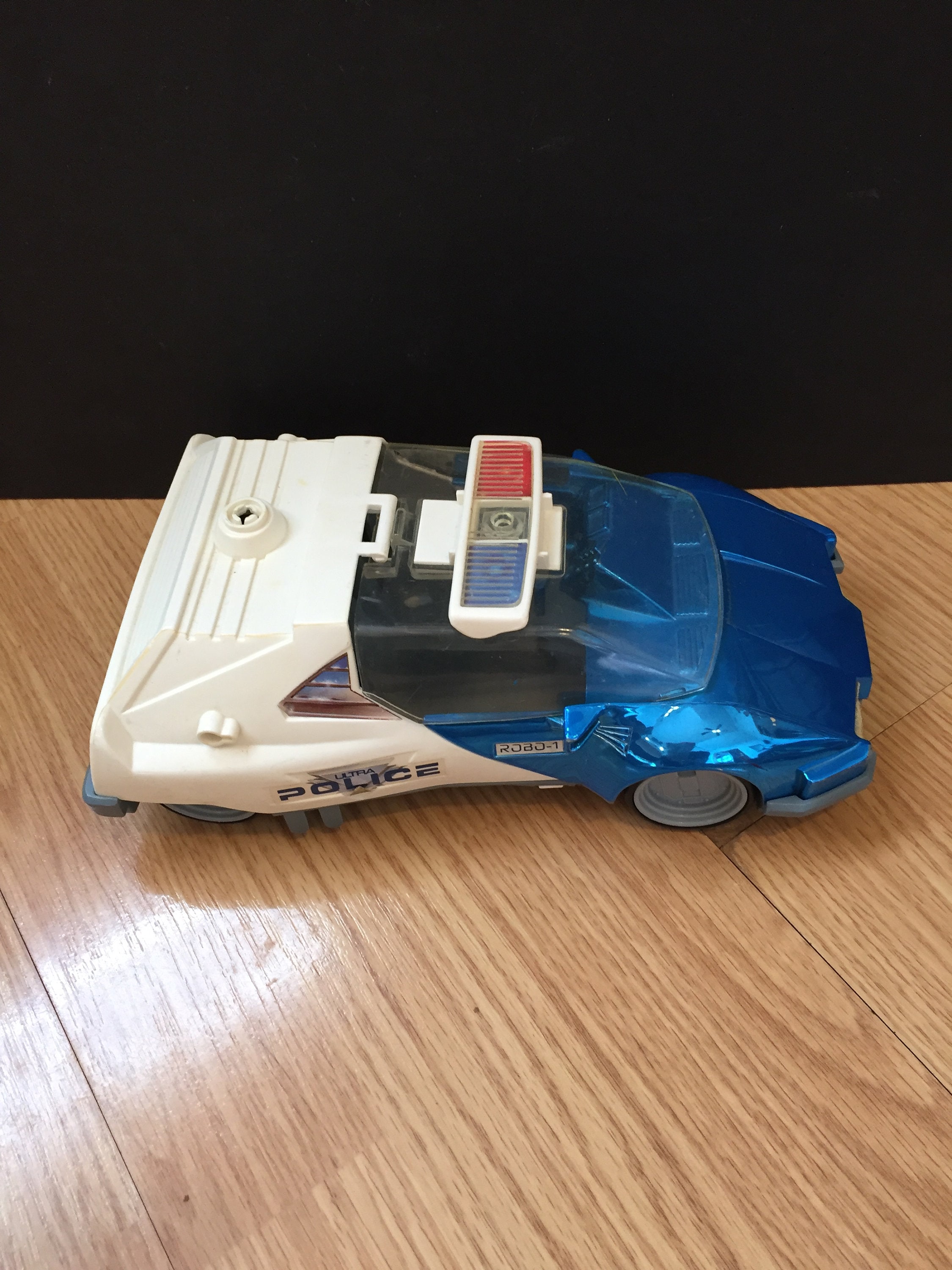 Vintage ROBO-1 ROBOCOP and the Ultra Police Figure Car Vehicle