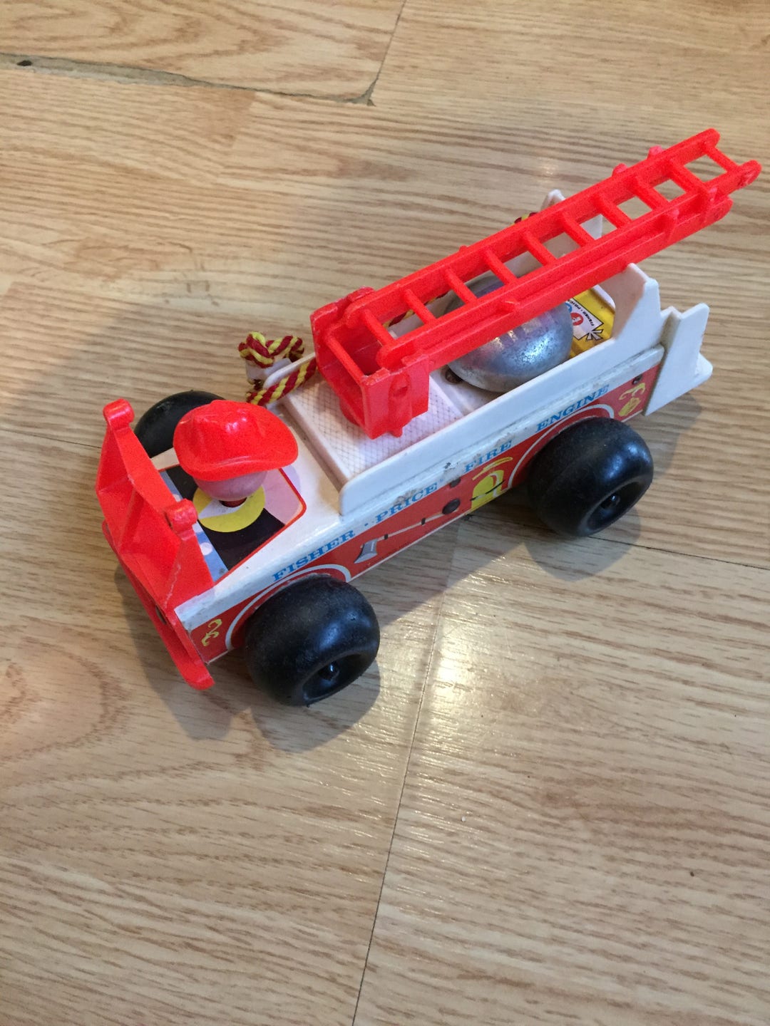Vintage 1968 Fisher-price Little People Wooden 720 Fire Engine