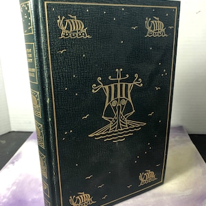 Vintage Mutiny on the Bounty by Nordhoff and Hall 1932 International Collectors Library