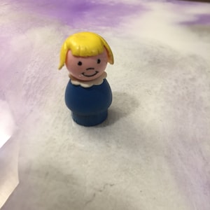 Vintage 1960&#39;s 70 Used Fisher Price Little People Blonde Girl Blue Outfit Figure - Vintage Little People City Playset Figure Lot 3