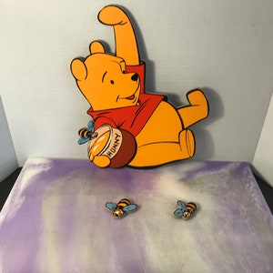 Enfeite de parede vintage Walt Disney Winnie the Pooh - Urso Pooh e pote de mel grosso ornamento de papelão vintage arte de parede