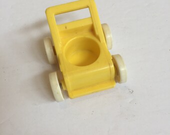 Passeggino giallo Fisher-Price Little People usato, anni '60-'70 - Lotto di 2 accessori vintage Little People