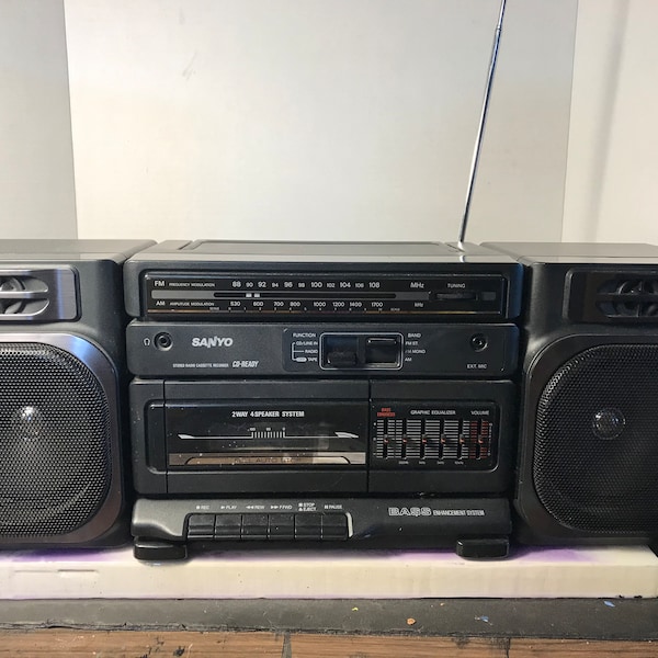 Vintage Sanyo Radio Ghetto Blaster Am / Fm stereo Boombox 1980s - Cool Retro Item