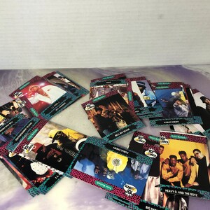 vintage Yo MTV Raps Trading Cards 1990's Lot of 30+Cards - Rare Nostalgie des années 90 - Pro Set Nostalgia - Hip Hop