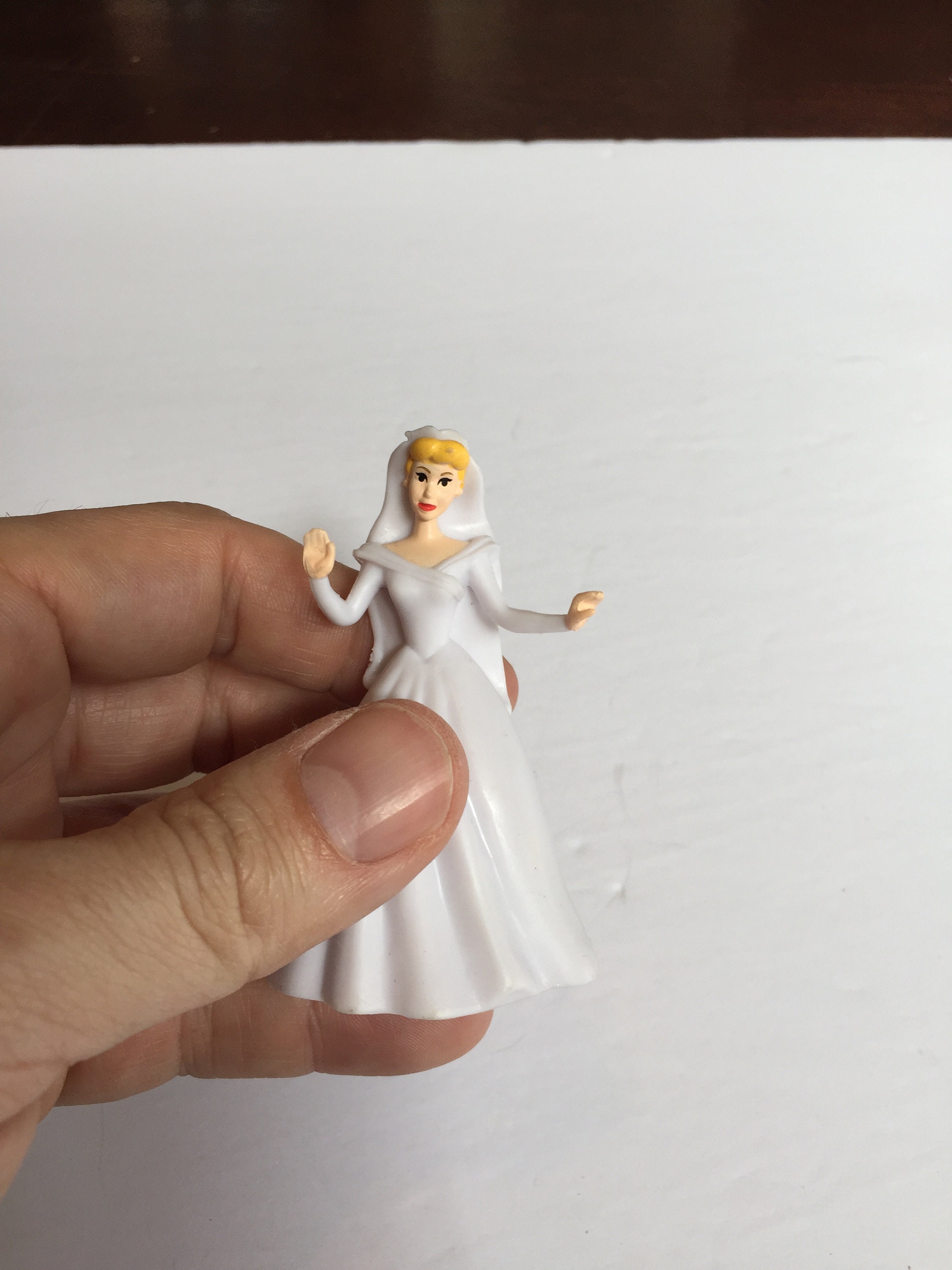 ヴィンテージ ディズニー シンデレラ ホワイトドレス フィギュア PVC