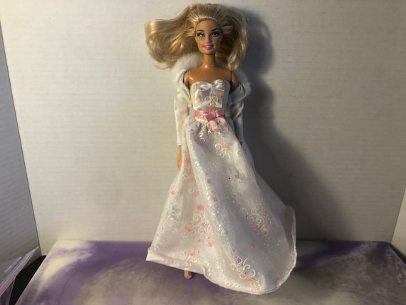 Vintage Barbie Figure Mattel Themed Blonde Barbie White Dress Doll / Figure Loose Condition - Vintage Barbie Nostalgia 1990's Mold - Etsy Vintage Barbie Figure Mattel Themed Blonde Barbie White Dress Doll / Figure Loose Condition - Vintage Barbie Nostalgia 1990's Mold - Etsy