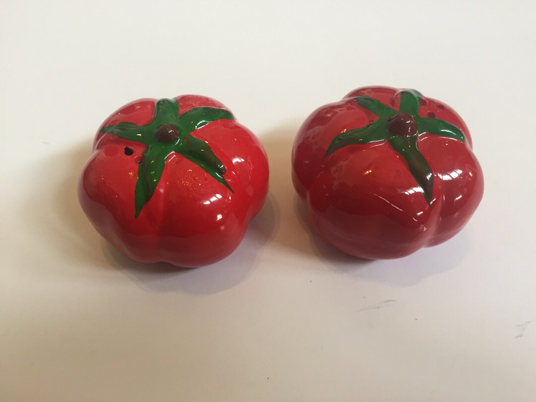 Vintage Tomato Themed Salt and Pepper Shakers Kitchen Nostalgia Ceramic Salt/ Pepper Shakers Etsy
