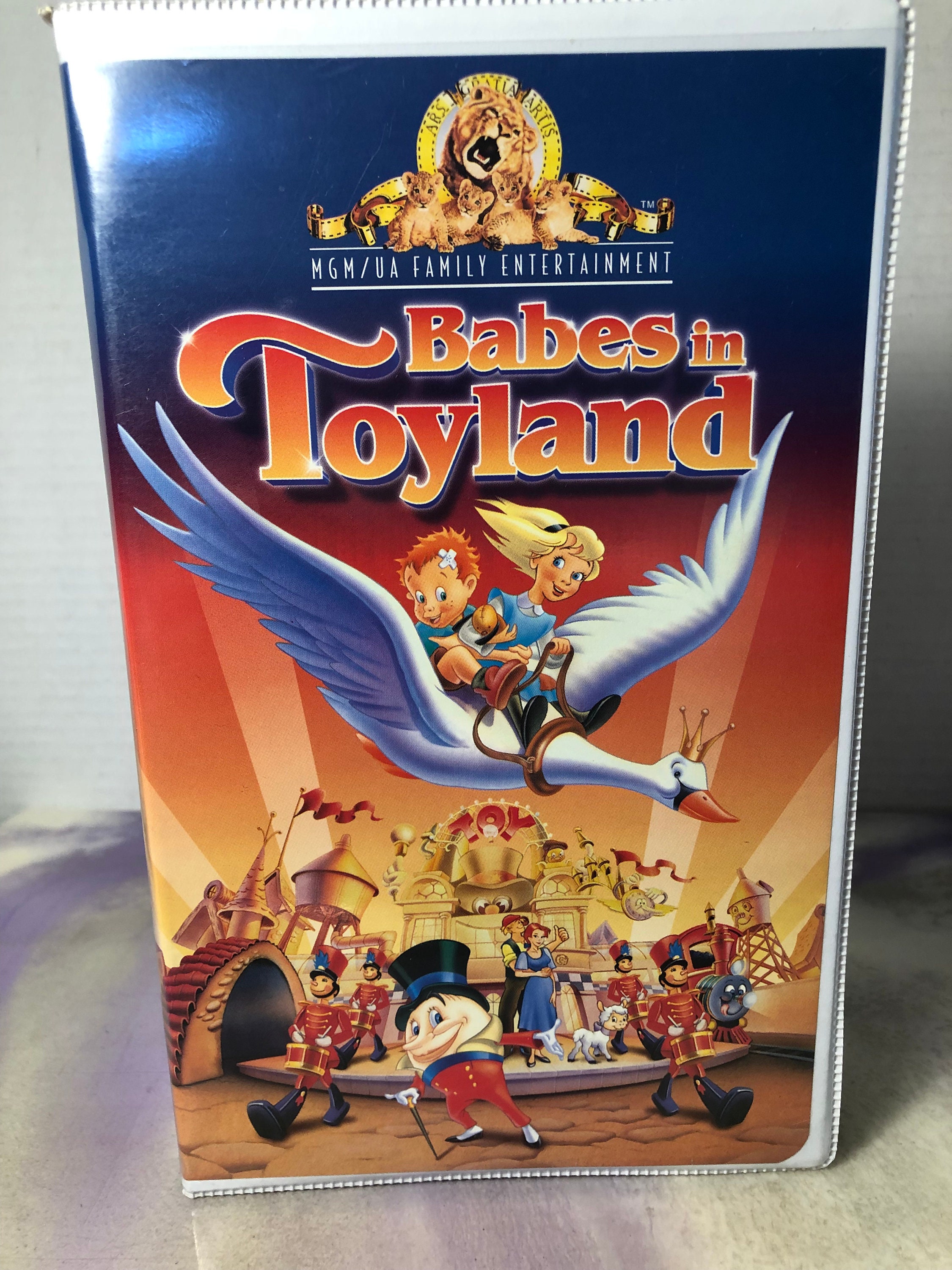 Vintage Babes in Toyland VHS Rare Clamshell VHS MGM Kids - Etsy Vintage Babes in Toyland VHS Rare Clamshell VHS MGM Kids - Etsy