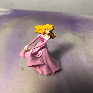Vintage Disney AURORA Sleeping Beauty Figure PVC Cake Topper Rare Vintage Toy! Fun Vintage Toy!