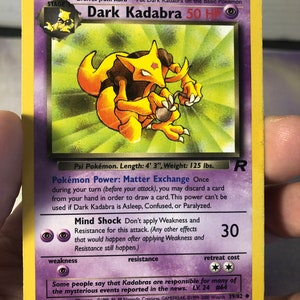 Vintage Pokemon Trading Card Game 1999 Dark Kadabra 39/82 / Team Rocket Returns / Raro NON-HOLO / Pokemon WOTC - Usato Giocato Con