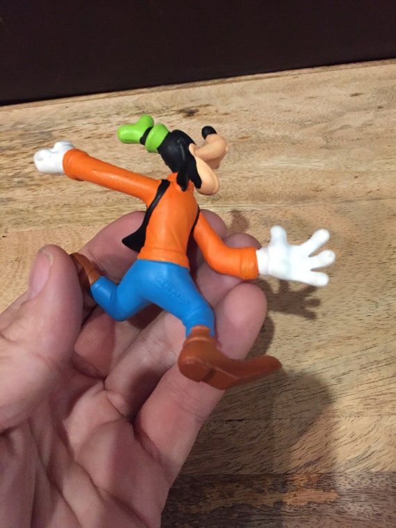 Vintage Disney GOOFY Black Vest Orange Shirt Figure PVC Cake