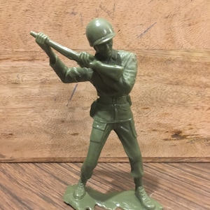 Vintage Louis Marx 6" Army Man World War Styled Plastic Toy Figure Plastimarx (holding rifle) Cool Figure / Cake Topper Made in Mexico Lot 5