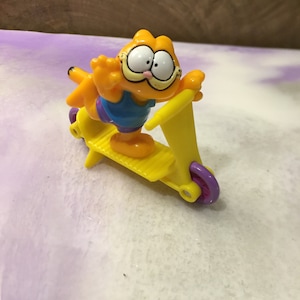 Vintage 1980&#39;s Garfield PVC Figure Scooter Complete Nostalgia MCDONALD&#39;S Vintage Happy Meal Toy Rare Nostalgia Lot 3