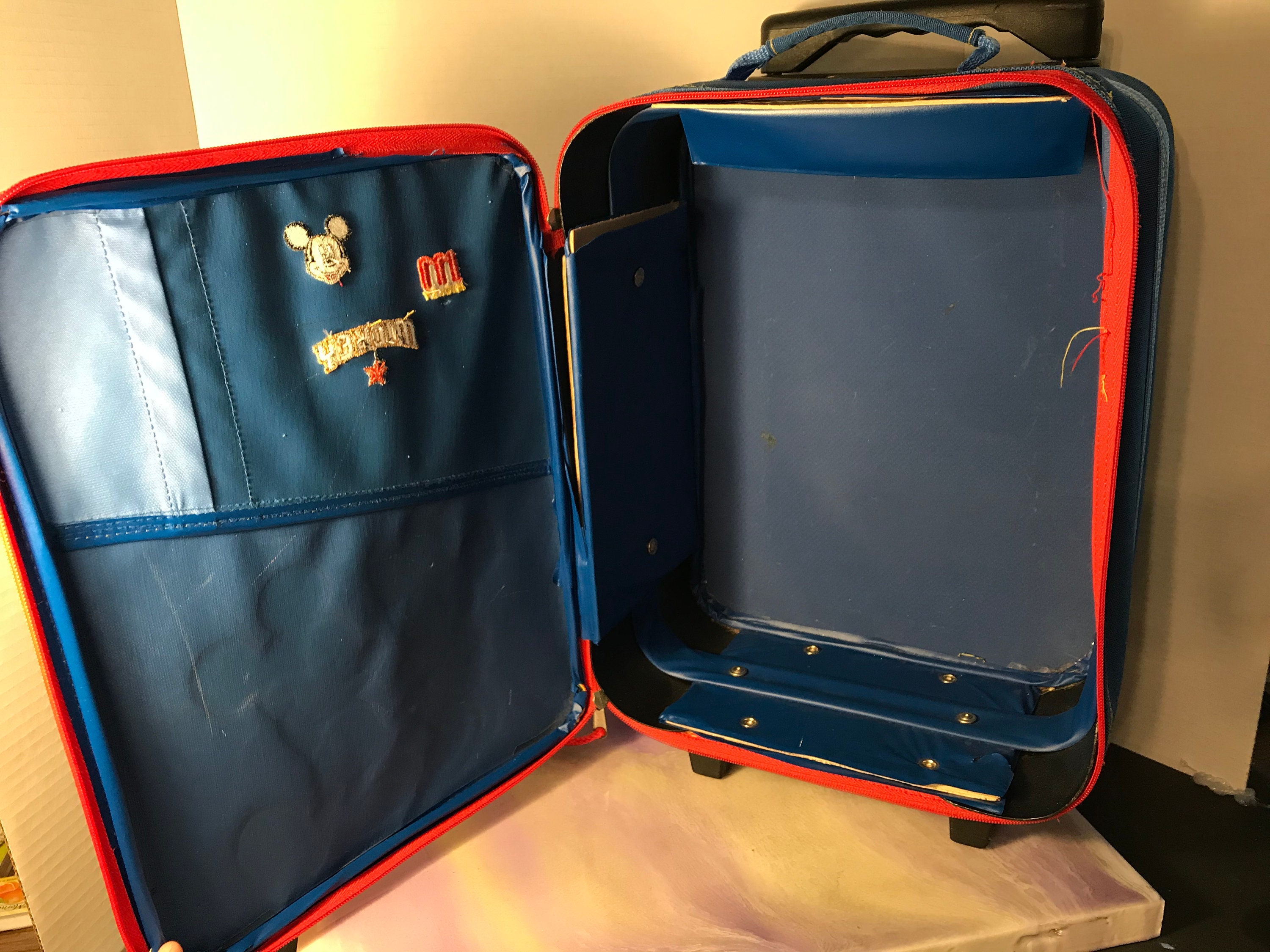 Vintage 1990's Disney Suit Case Rare Vintage Toy! 1990's Mickey