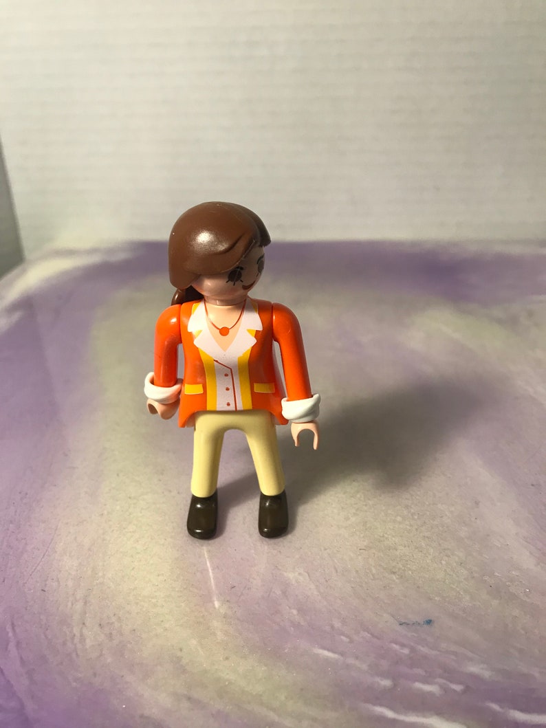 Vintage Playmobil 90/'s Playmobil Set Figures Rare Vintage Nostalgia Woman in Orange Shirt Cream Pants Outfit Figure