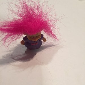 Boneco de cabelo rosa estilo Troll Russ - Boneco Troll Russ - Cabelo rosa - Boneco Troll vintage raro dos anos 90