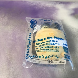 Vintage Brand New BLUES CLUE Subway Kids Meal Toy Mr. Salt and Mrs. Pepper PVC Cake Topper Figure Toy Nick Jr - Rare Nostalgia
