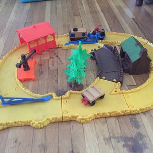 Vintage 1970&#39;s Mattel Camp Putt-Putt Cabin in the Woods Playset #7066!  1973 Mattel Vintage Nostalgia - Near Complete Works