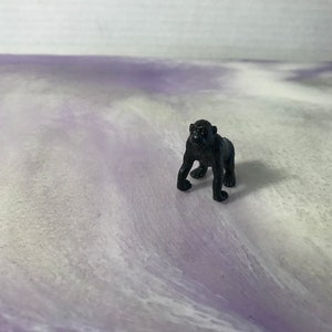 Figura in PVC a tema gorilla, realizzata in Cina, vintage anni &#39;90 / decorazione per torta - Gorilla