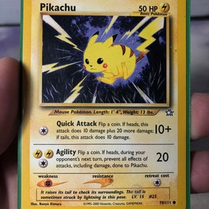 Vintage Pokemon Trading Card Game 1999 Pikachu 70/111 / Neo Genesis / Raro NON-HOLO / Pokemon WOTC - Usato Giocato Con