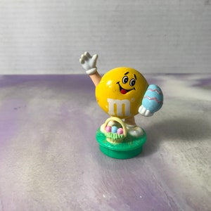 Vintage MARS M&M YELLOW Easter Plastic PVC Figure - Cake Topper - Great Shape 90&#39;s Nostalgia
