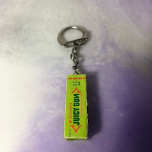 Vintage Keychain 90&#39;s Wiggley&#39;s Juicy Gum  Themed Keychain - Vintage Keychain Nostalgia