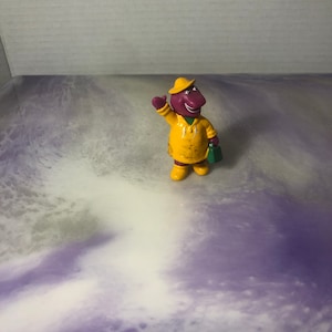 2 1/2" Barney Rain Coat Castle PVC Toy Figure~ Lyons 1993 Rare Fun Vintage Barney Nostalgia