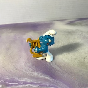 Vintage Smurfs 2&quot; Smurf (SMURF Holding Harp) Figure PVC Cake Topper Rare Vintage Toy! Smurf Vintage figure!
