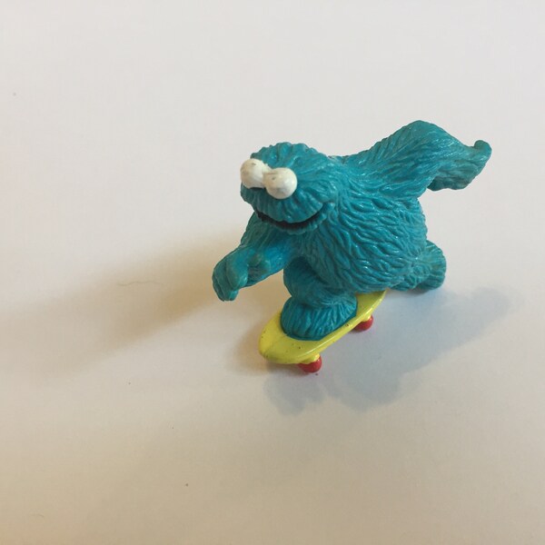 Vintage Applause Sesame Street Cookie Monster Skateboard Figure PVC Cookie Monster Cake Topper Rare Vintage Toy! Sesame Street figure! Lot 2