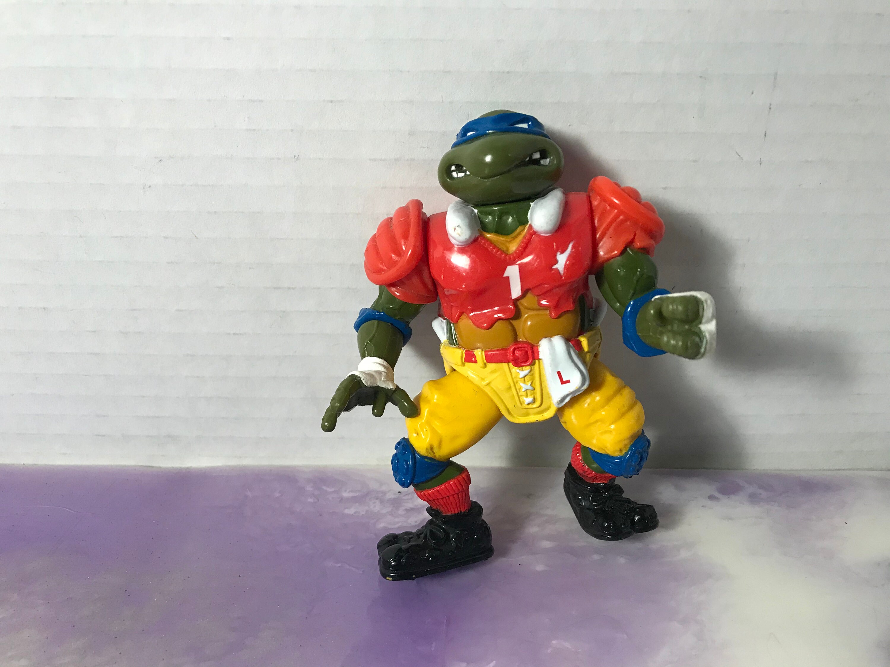 タートルズ　Groundchuck フィギュア Amazon.com: NECA 81893 TMNT Cartoon Dirtbag/GROUNDCHUCK 2