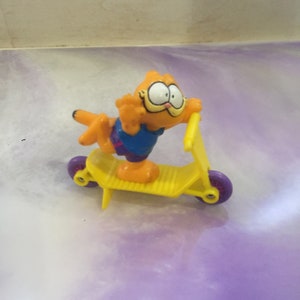 Vintage 1980&#39;s Garfield PVC Figure Scooter Complete Nostalgia MCDONALD&#39;S Vintage Happy Meal Toy Rare Nostalgia