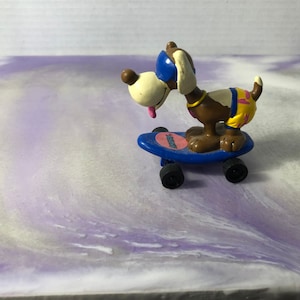 Vintage SMURFS Smurf (Dog on Skateboard) Figure PVC Cake Topper Rare Vintage Toy! Smurf Vintage figure!