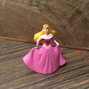 Vintage Disney AURORA Sleeping Beauty Figure PVC Cake Topper Rare Vintage Toy! Fun Vintage Toy! Lot 11