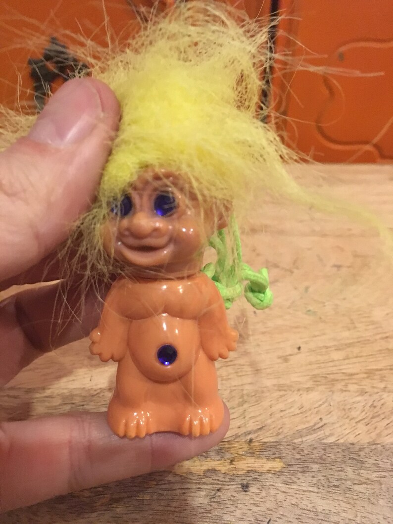 Vintage Troll Doll Yellow Hair Holds Bubbles Troll Vintage Rare 90/'s Treasure Trolls Nostalgia