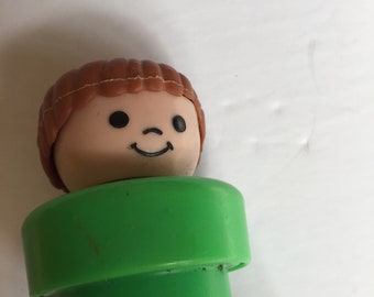Vintage 1990s Fischer-Preis Little People Chubby Figur - Boy Green Outfit, 90's Little People Fahrzeug!