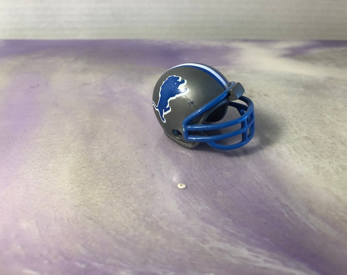 Vintage NFL Mini Helmet Vending Machine Toy Helmet Detroit Lions