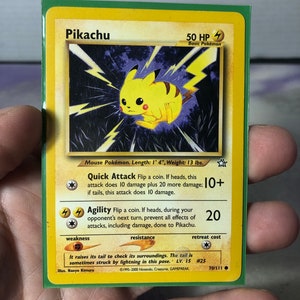 Vintage Pokemon Trading Card Game 1999 Pikachu 70/111 / Neo Genesis / Raro NON-HOLO / Pokemon WOTC - Usato Giocato Con